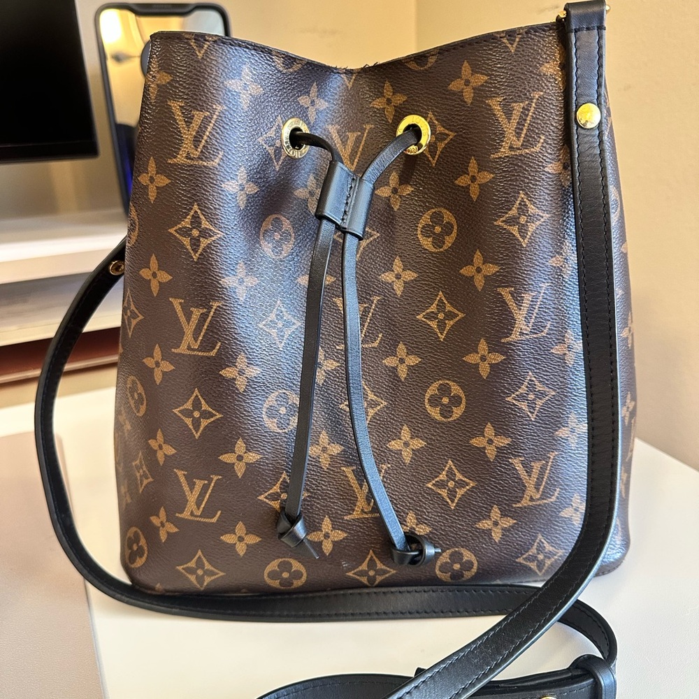 Louis Vuitton NeoNoe MM